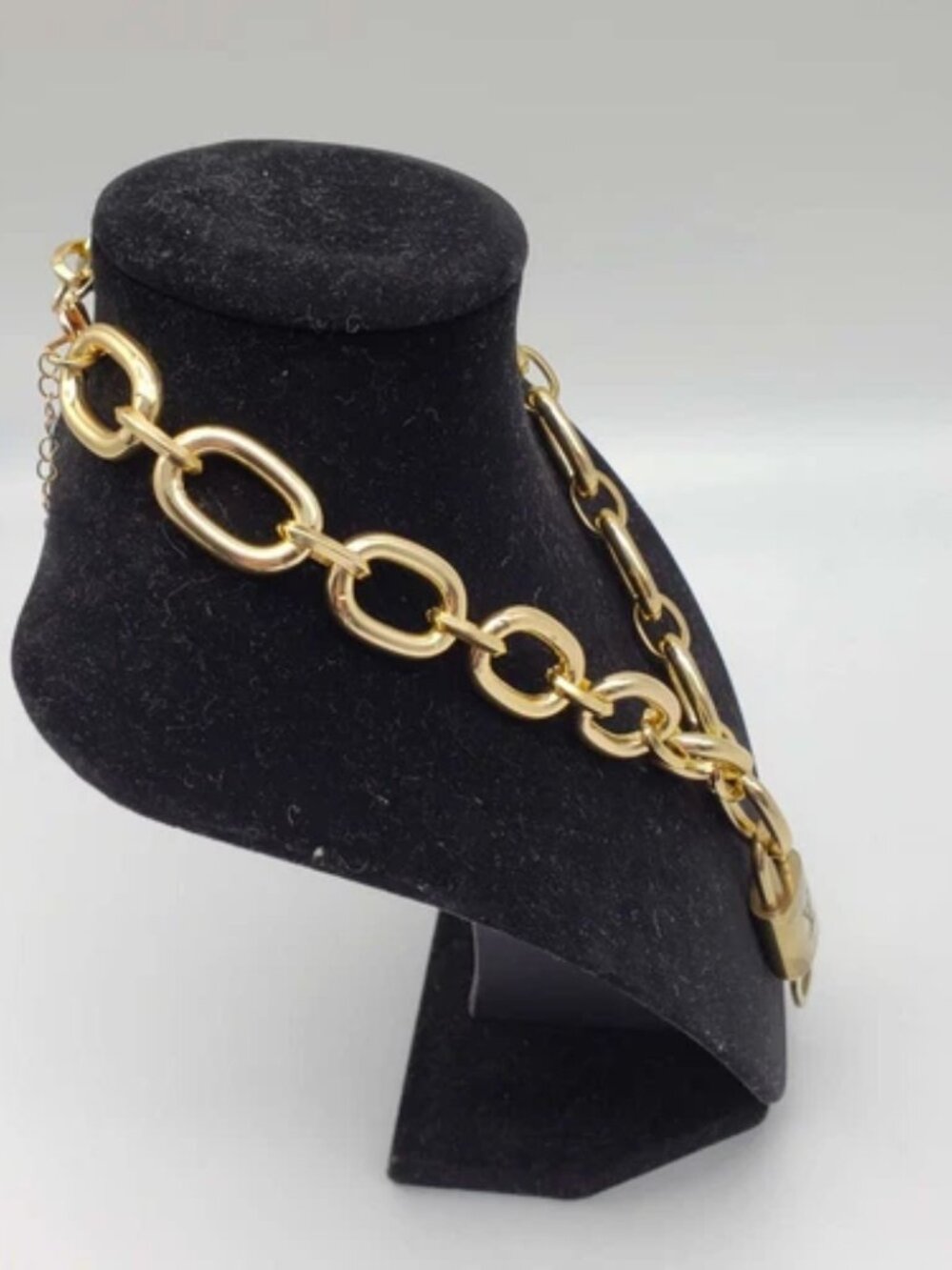 Gold-Plated Necklace with Authentic Louis Vuitton Padlock - Picture 12 of 14